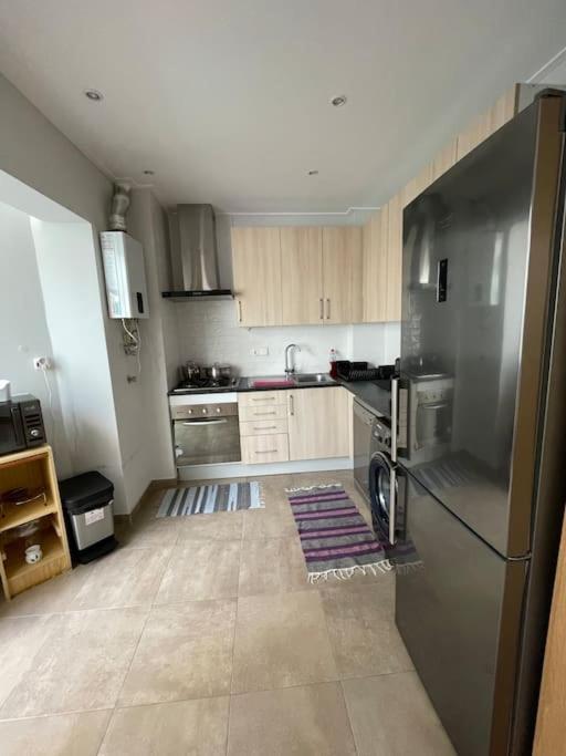 Quarto De Casal Close To Lisbon Flat Equipado Almada Exterior photo