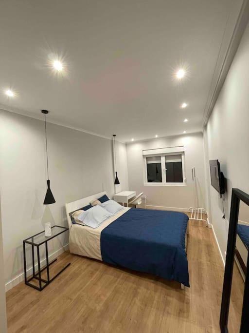Quarto De Casal Close To Lisbon Flat Equipado Almada Exterior photo