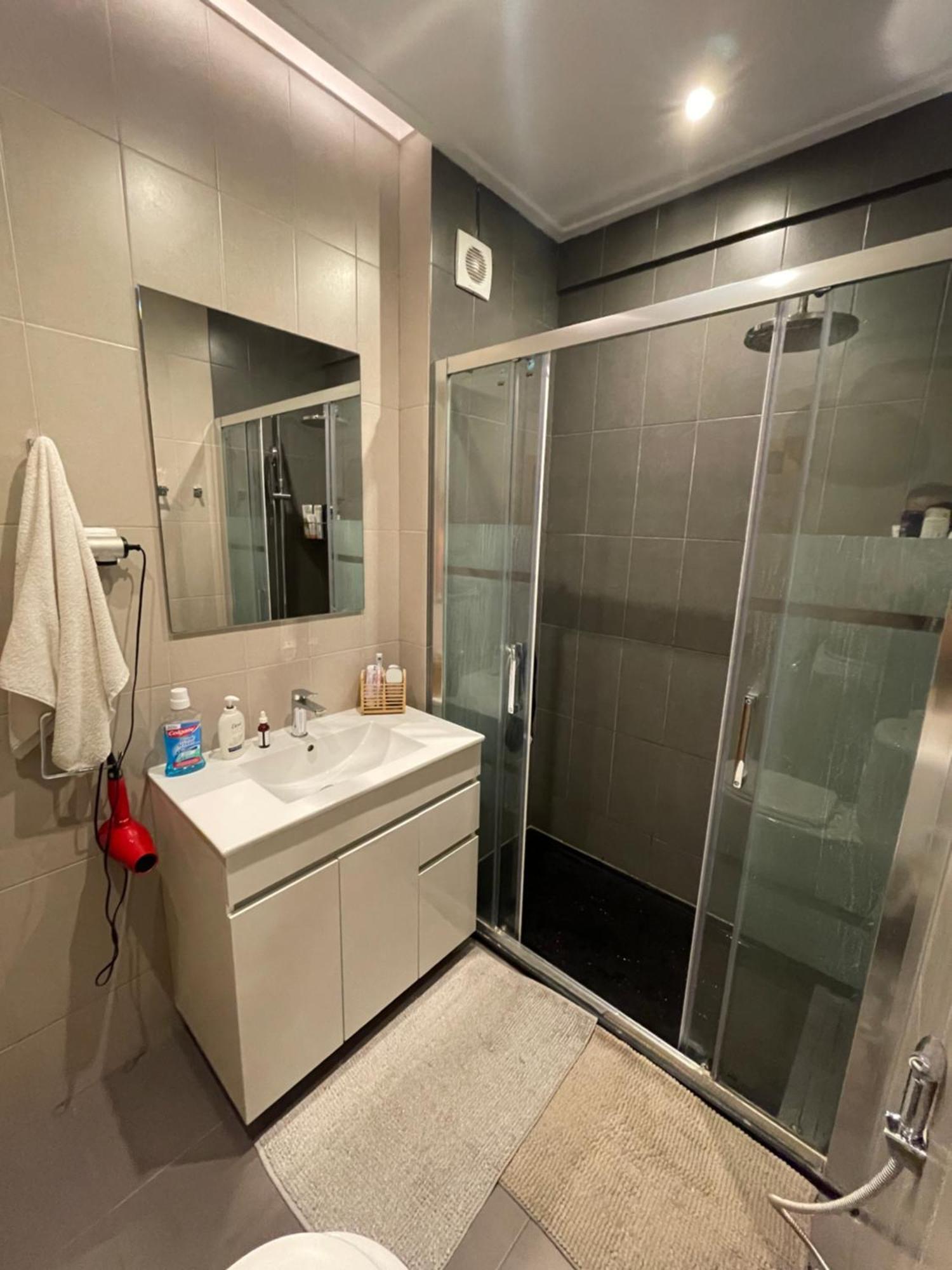 Quarto De Casal Close To Lisbon Flat Equipado Almada Exterior photo